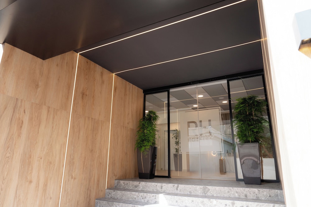 Hotel RH Sol By Hoteles RH — Hotel building in Benidorm, Valencian Community