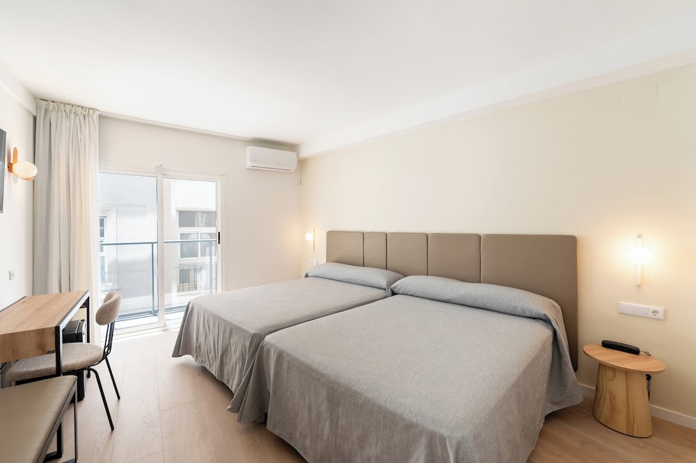 Hotel RH Sol By Hoteles RH — Hotel rooms in Benidorm, Valencian Community