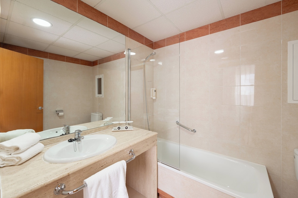 Hotel RH Sol By Hoteles RH — Hotel rooms in Benidorm, Valencian Community