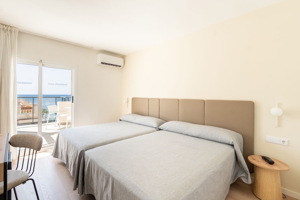 Hotel RH Sol By Hoteles RH — Hotel rooms in Benidorm, Valencian Community