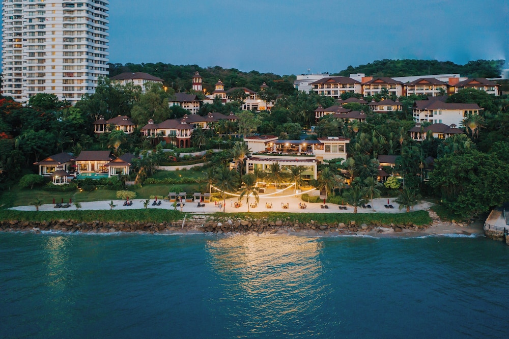 InterContinental Pattaya Resort by IHG — Hotel building in Pattaya, Chonburi