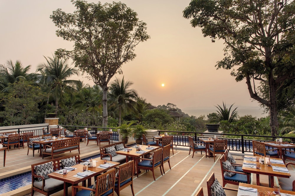 InterContinental Pattaya Resort by IHG — Restaurant & bars in Pattaya, Chonburi