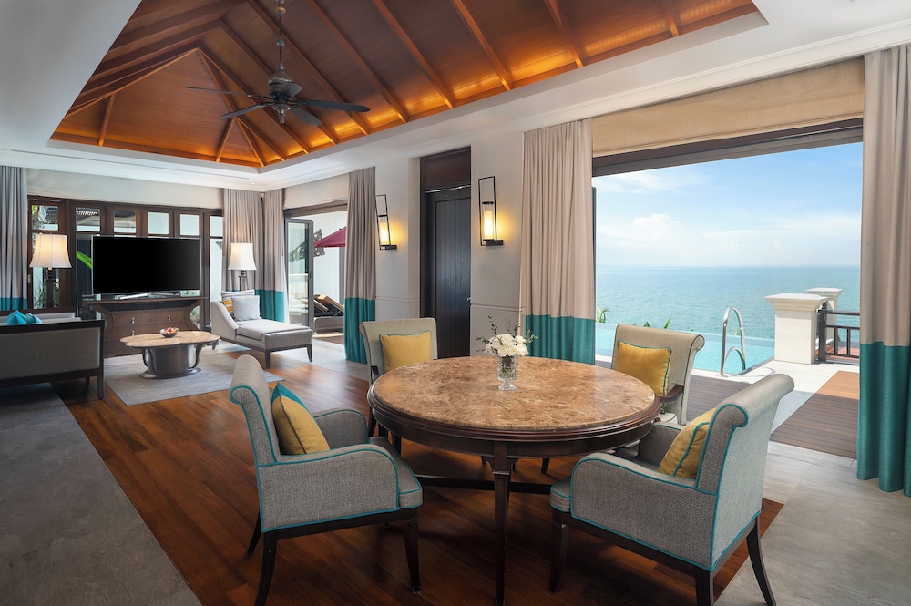 InterContinental Pattaya Resort by IHG — Hotel rooms in Pattaya, Chonburi