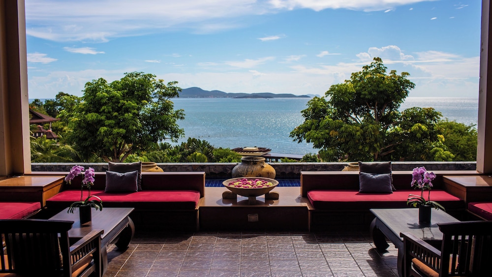 InterContinental Pattaya Resort by IHG — Restaurant & bars in Pattaya, Chonburi