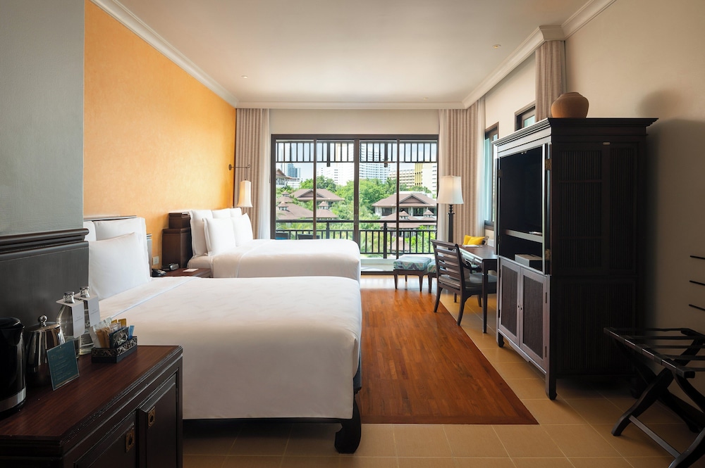InterContinental Pattaya Resort by IHG — Hotel rooms in Pattaya, Chonburi
