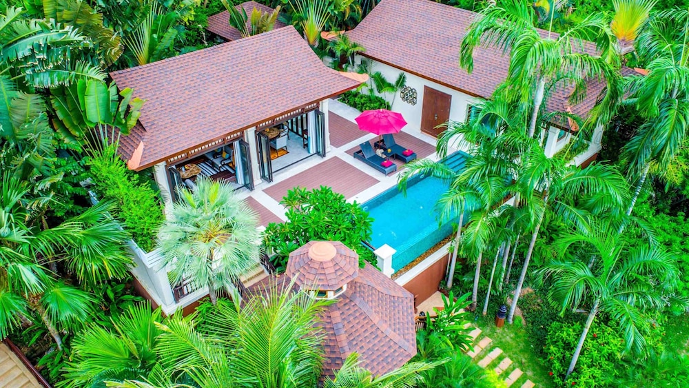 InterContinental Pattaya Resort by IHG — Swimming pool in Pattaya, Chonburi