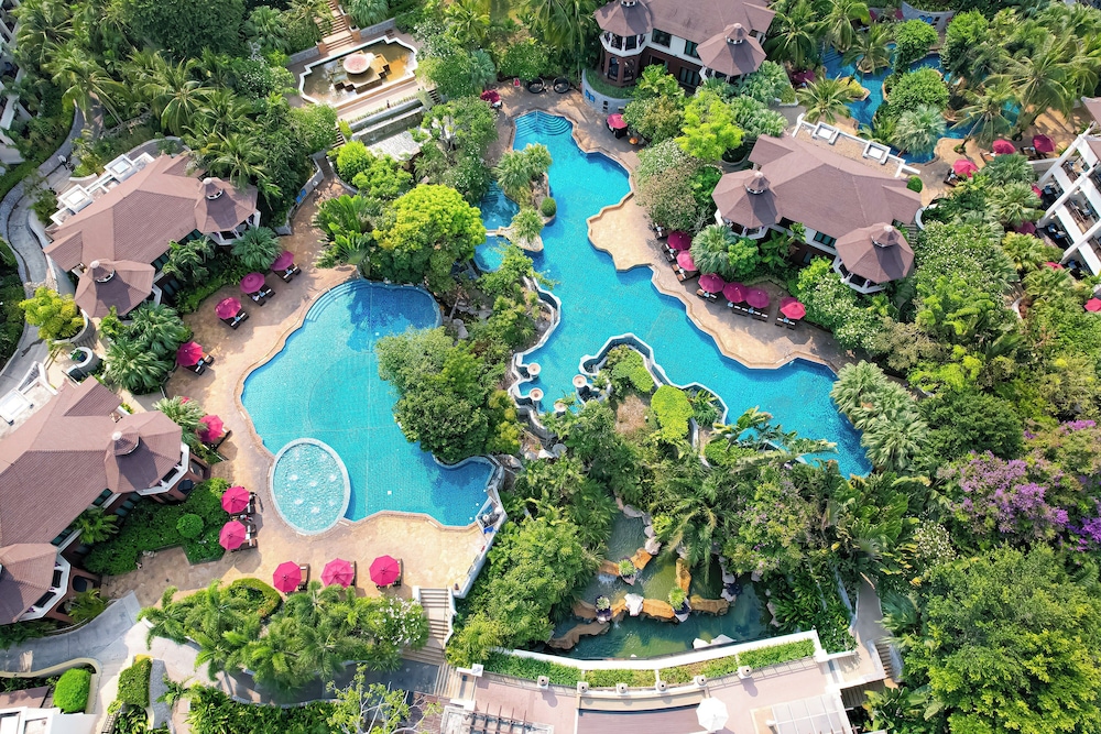 InterContinental Pattaya Resort by IHG — Swimming pool in Pattaya, Chonburi