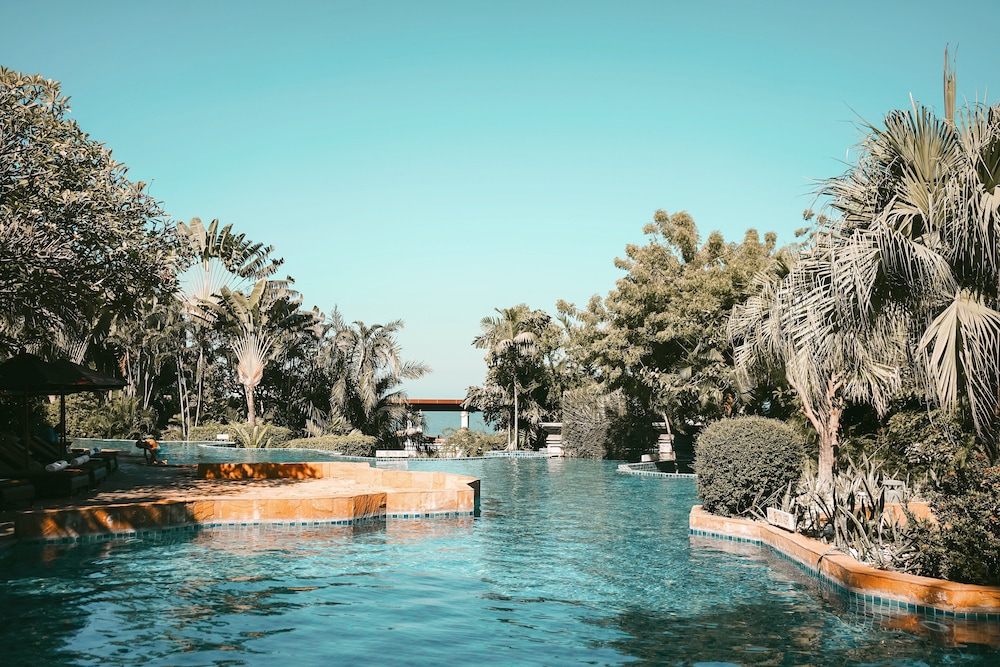 InterContinental Pattaya Resort by IHG — Swimming pool in Pattaya, Chonburi