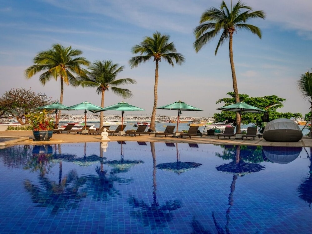 SIAM BAYSHORE RESORT PATTAYA — Swimming pool in Pattaya, Chonburi