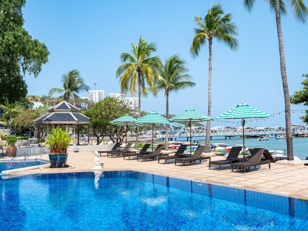 SIAM BAYSHORE RESORT PATTAYA — Beach in Pattaya, Chonburi