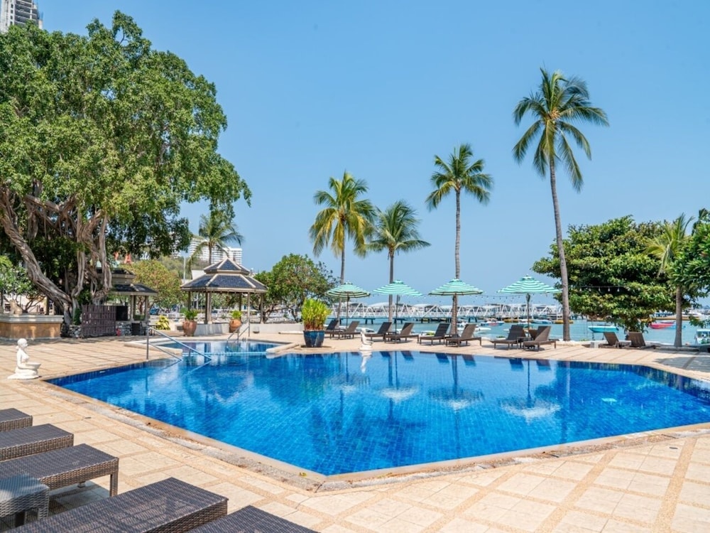 SIAM BAYSHORE RESORT PATTAYA — Swimming pool in Pattaya, Chonburi