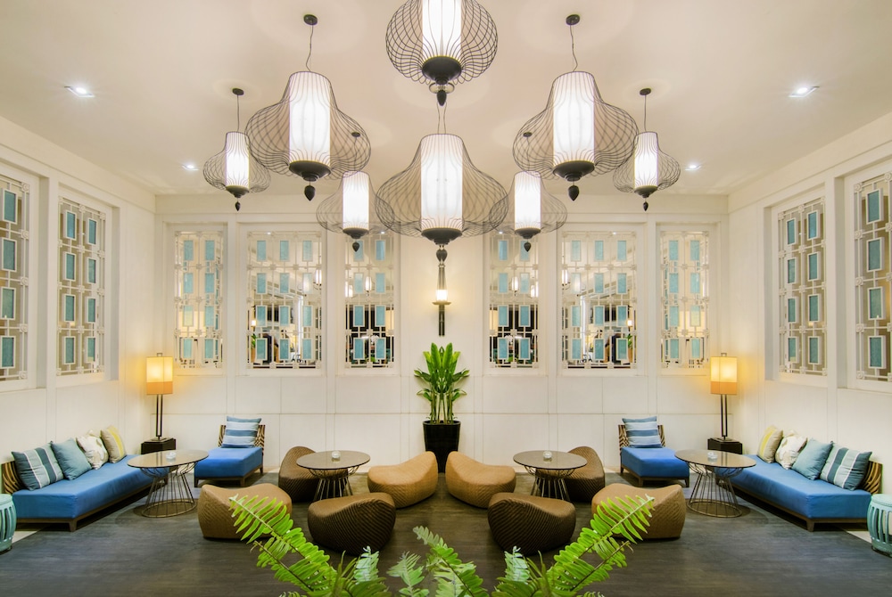 The Bayview Hotel Pattaya — Restaurant & bars in Pattaya, Chonburi