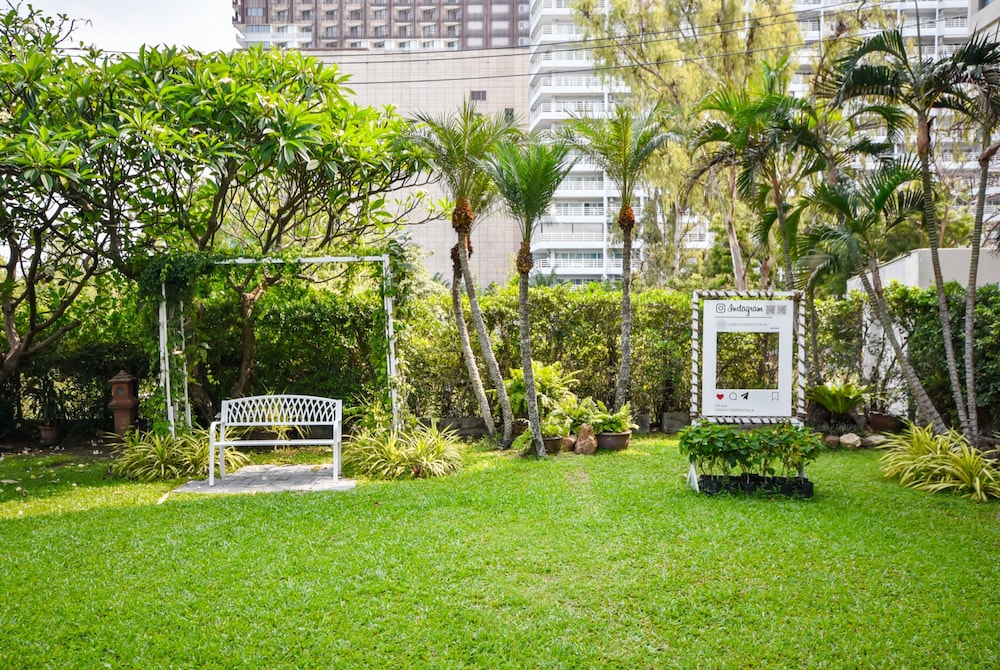 The Bayview Hotel Pattaya — Hotel building in Pattaya, Chonburi