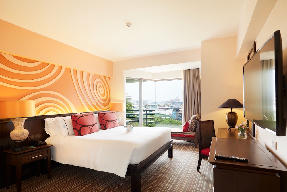 The Bayview Hotel Pattaya — Hotel rooms in Pattaya, Chonburi