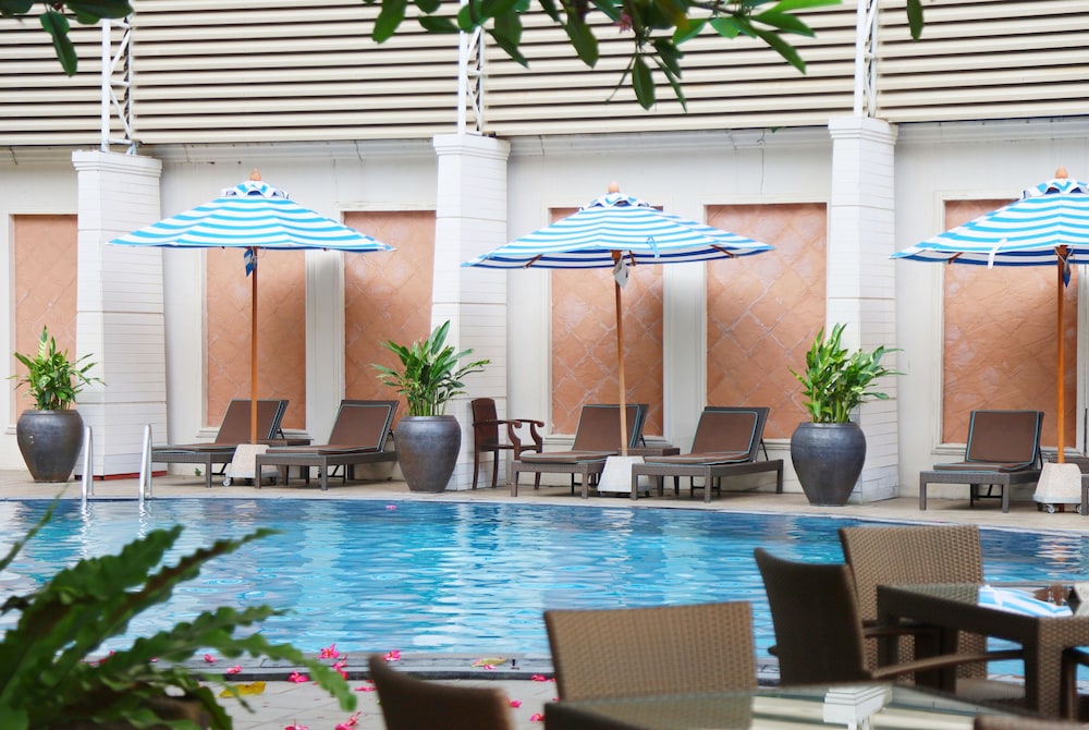 The Bayview Hotel Pattaya — Swimming pool in Pattaya, Chonburi