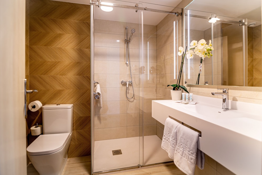 Hotel Rosamar Benidorm — Rooms in Benidorm, Valencian Community