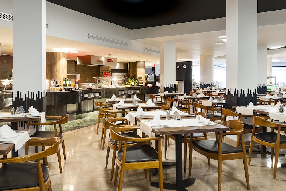 Sandos Monaco Hotel - Adults Only — Restaurant & bars in Benidorm, Valencian Community