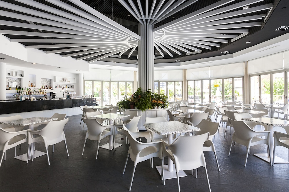 Sandos Monaco Hotel - Adults Only — Restaurant & bars in Benidorm, Valencian Community