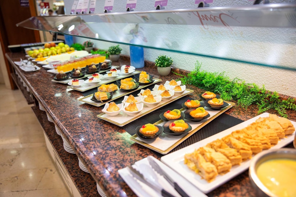 Hotel Servigroup Castilla — Restaurant & bars in Benidorm, Valencian Community
