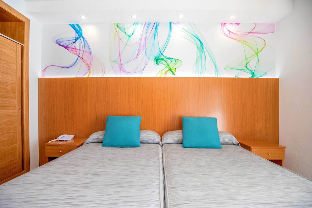 Hotel Servigroup Castilla — Hotel rooms in Benidorm, Valencian Community