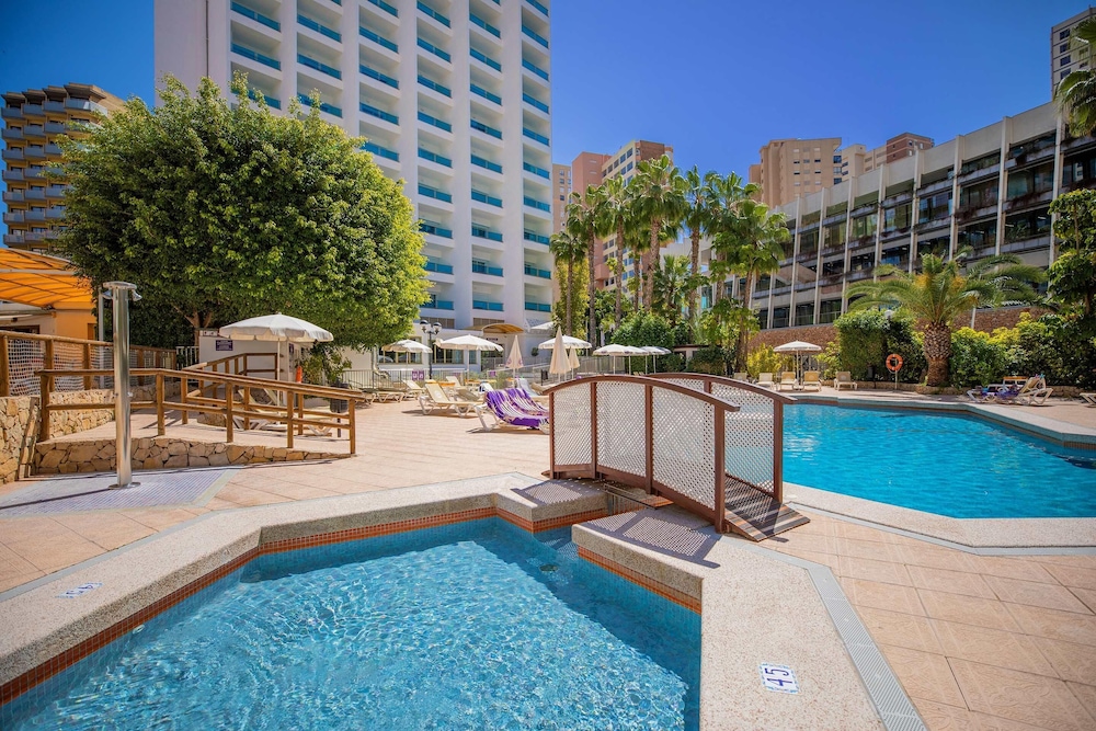 Hotel Servigroup Castilla — Swimming pool in Benidorm, Valencian Community