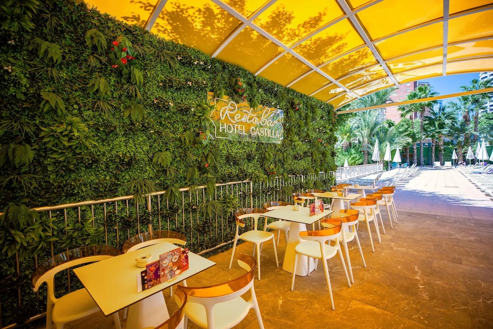 Hotel Servigroup Castilla — Restaurant & bars in Benidorm, Valencian Community