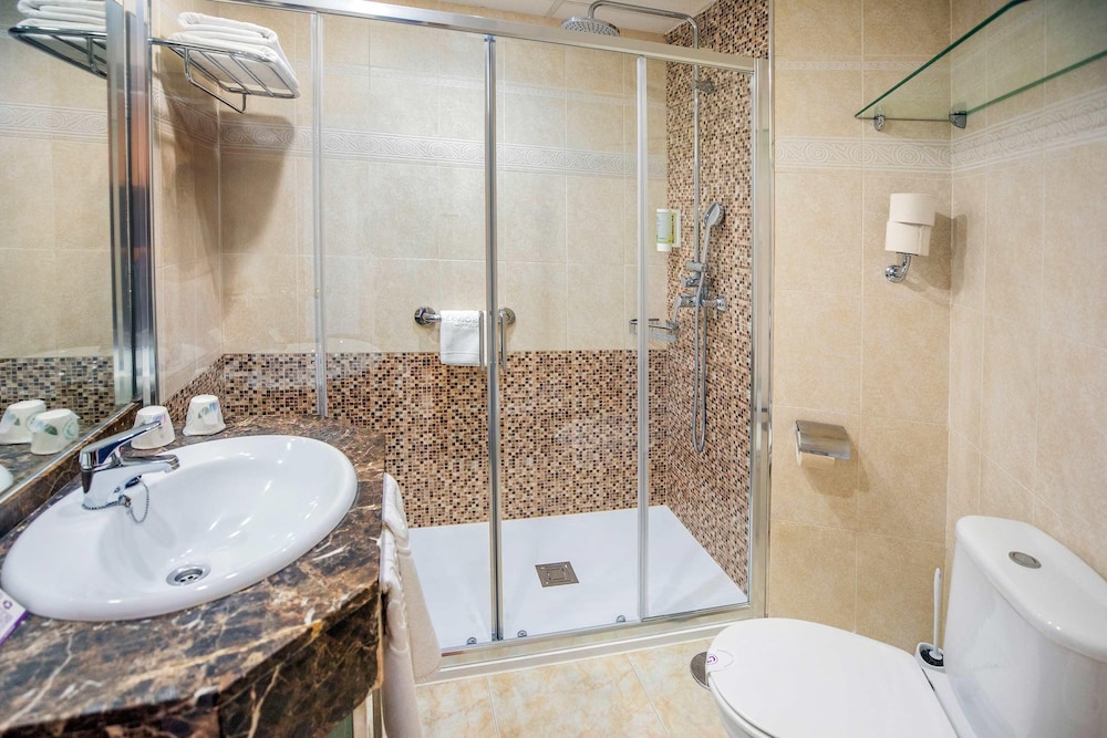 Hotel Servigroup Castilla — Hotel rooms in Benidorm, Valencian Community