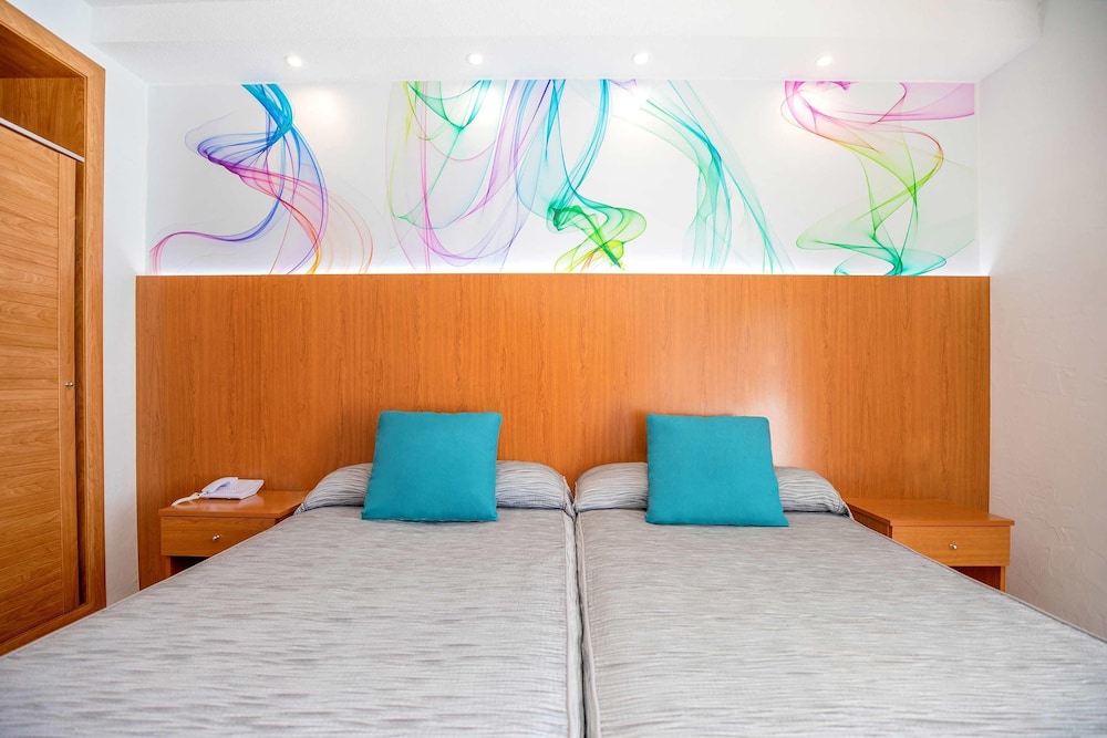 Hotel Servigroup Castilla — Hotel rooms in Benidorm, Valencian Community