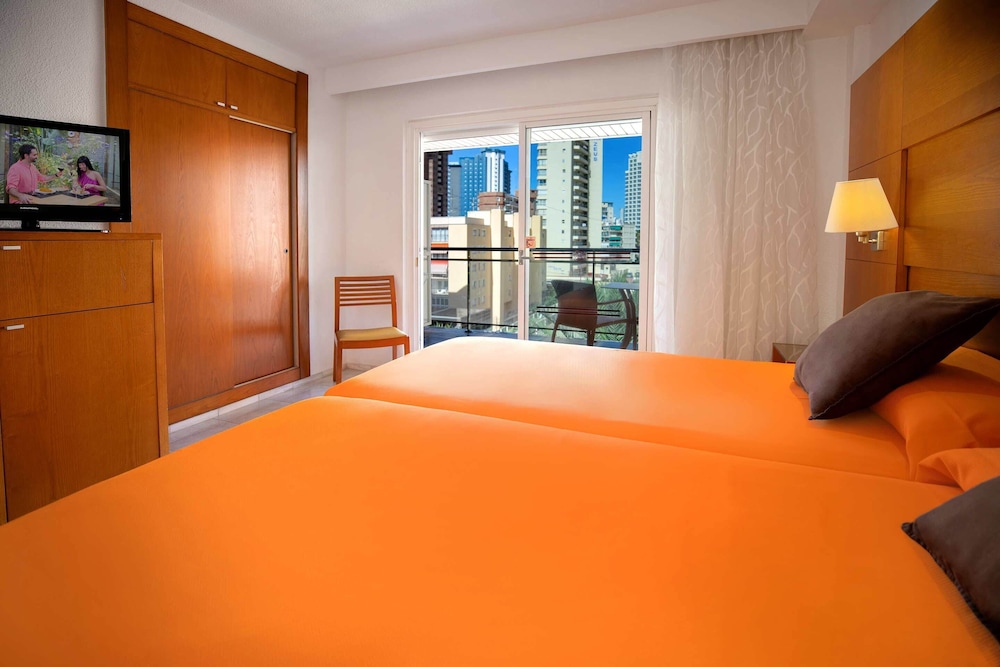 Hotel Servigroup Diplomatic — Hotel rooms in Benidorm, Valencian Community