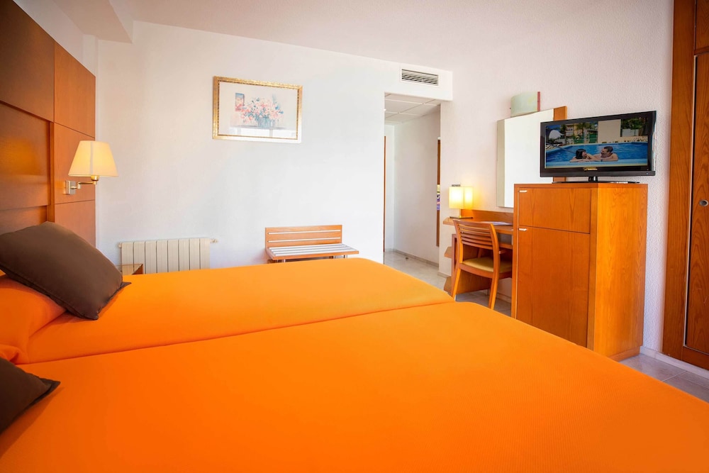 Hotel Servigroup Diplomatic — Hotel rooms in Benidorm, Valencian Community