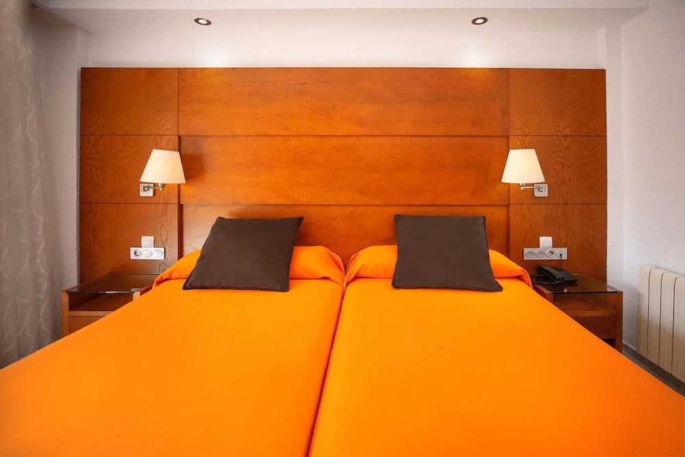 Hotel Servigroup Diplomatic — Hotel rooms in Benidorm, Valencian Community