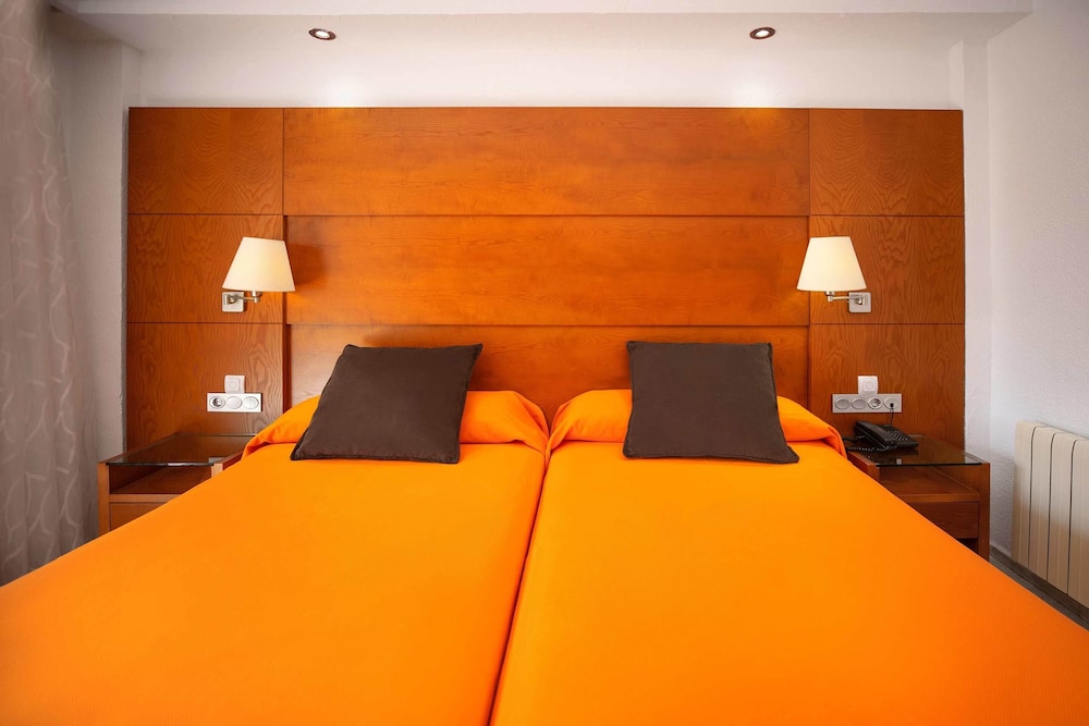 Hotel Servigroup Diplomatic — Hotel rooms in Benidorm, Valencian Community