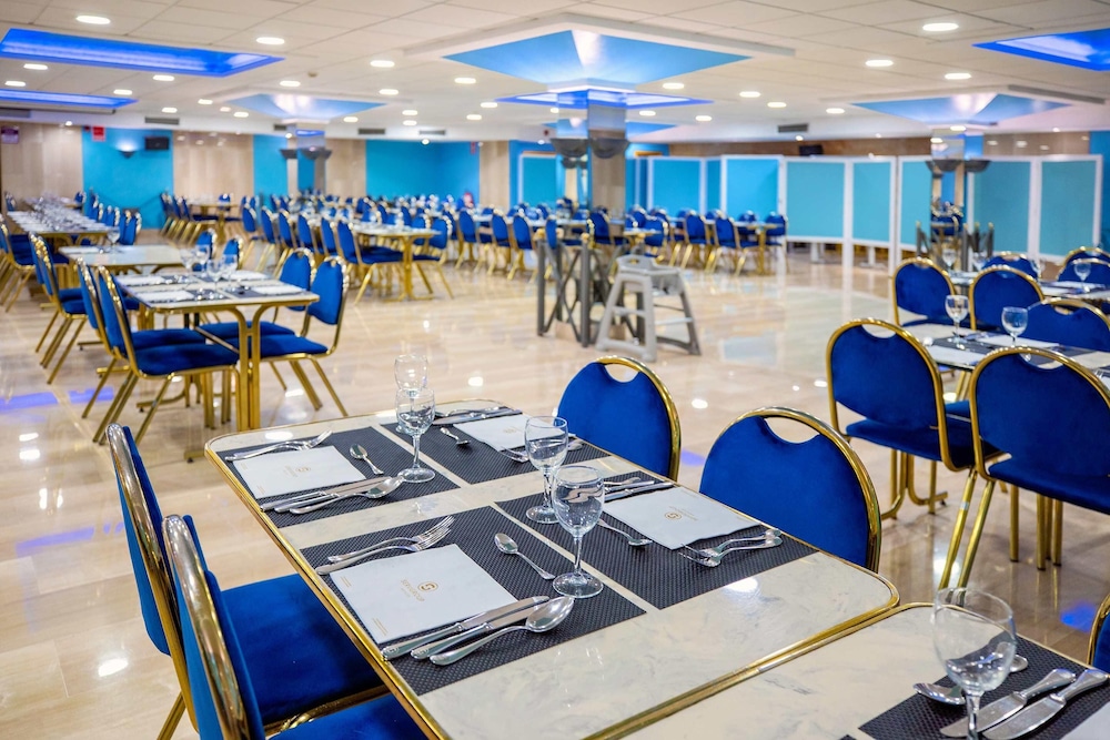 Hotel Servigroup Diplomatic — Restaurant & bars in Benidorm, Valencian Community