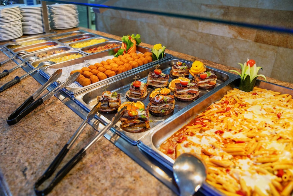 Hotel Servigroup Diplomatic — Restaurant & bars in Benidorm, Valencian Community