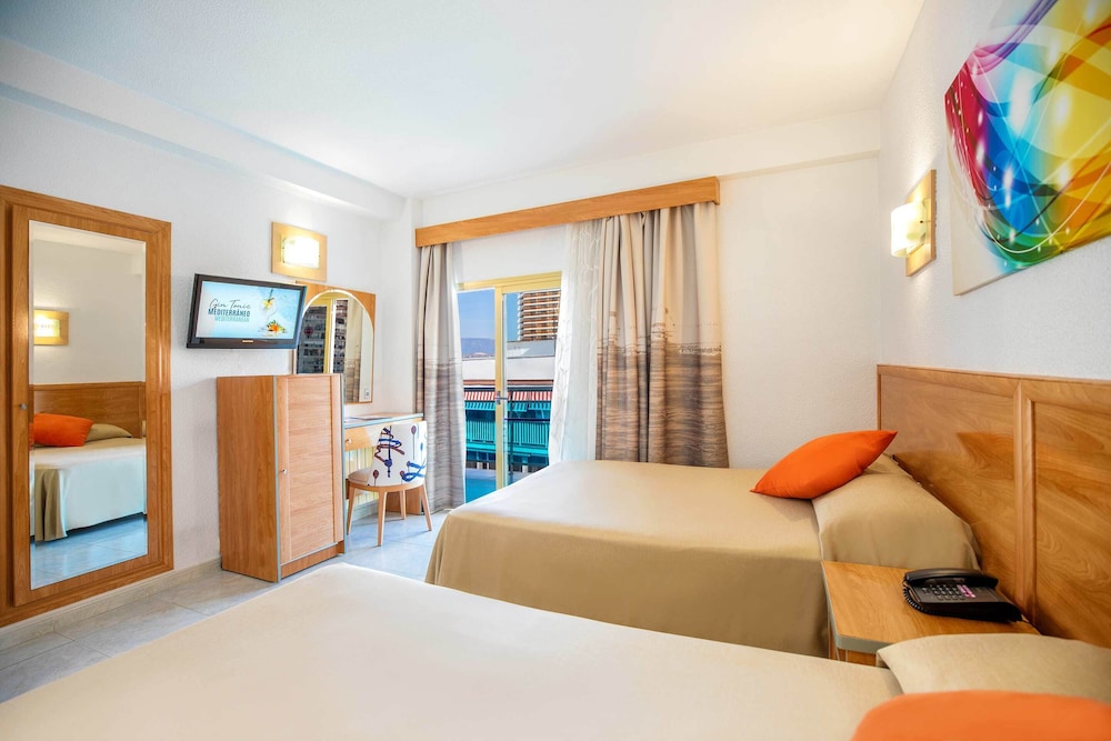 Hotel Servigroup Nereo — Hotel rooms in Benidorm, Valencian Community