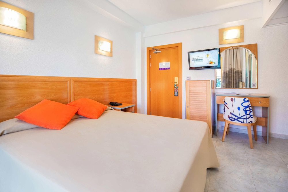 Hotel Servigroup Nereo — Hotel rooms in Benidorm, Valencian Community