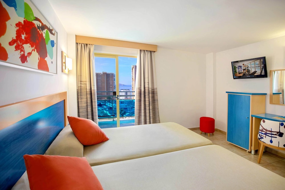 Hotel Servigroup Nereo — Hotel rooms in Benidorm, Valencian Community