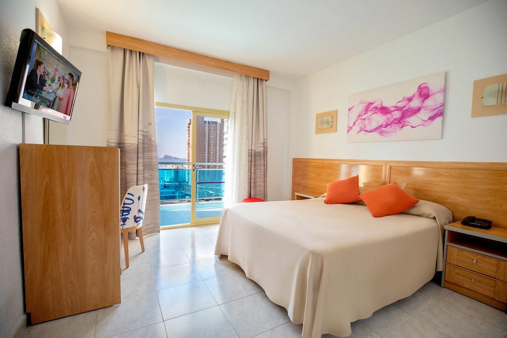 Hotel Servigroup Nereo — Hotel rooms in Benidorm, Valencian Community