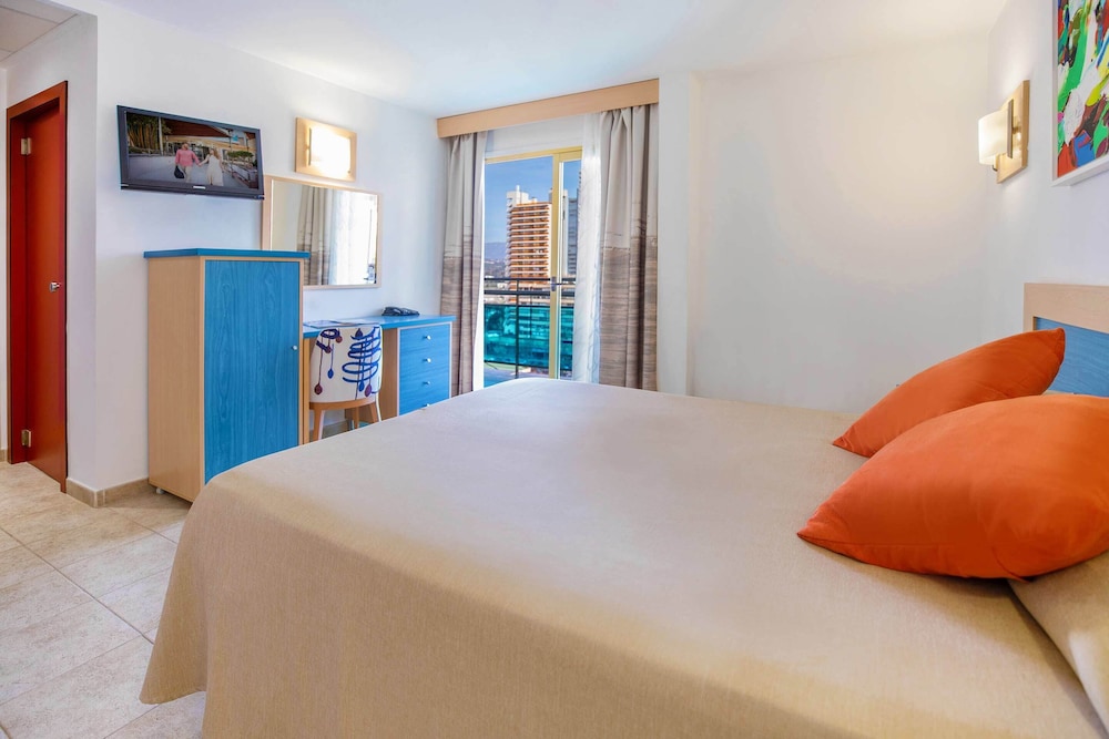 Hotel Servigroup Nereo — Hotel rooms in Benidorm, Valencian Community