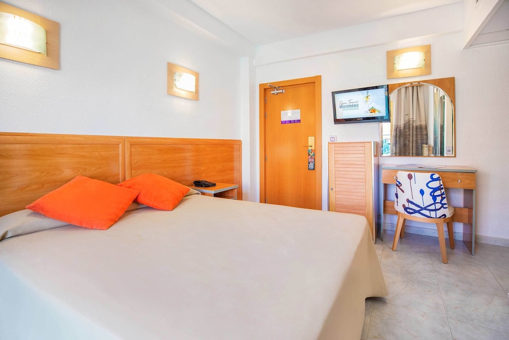 Hotel Servigroup Nereo — Hotel rooms in Benidorm, Valencian Community