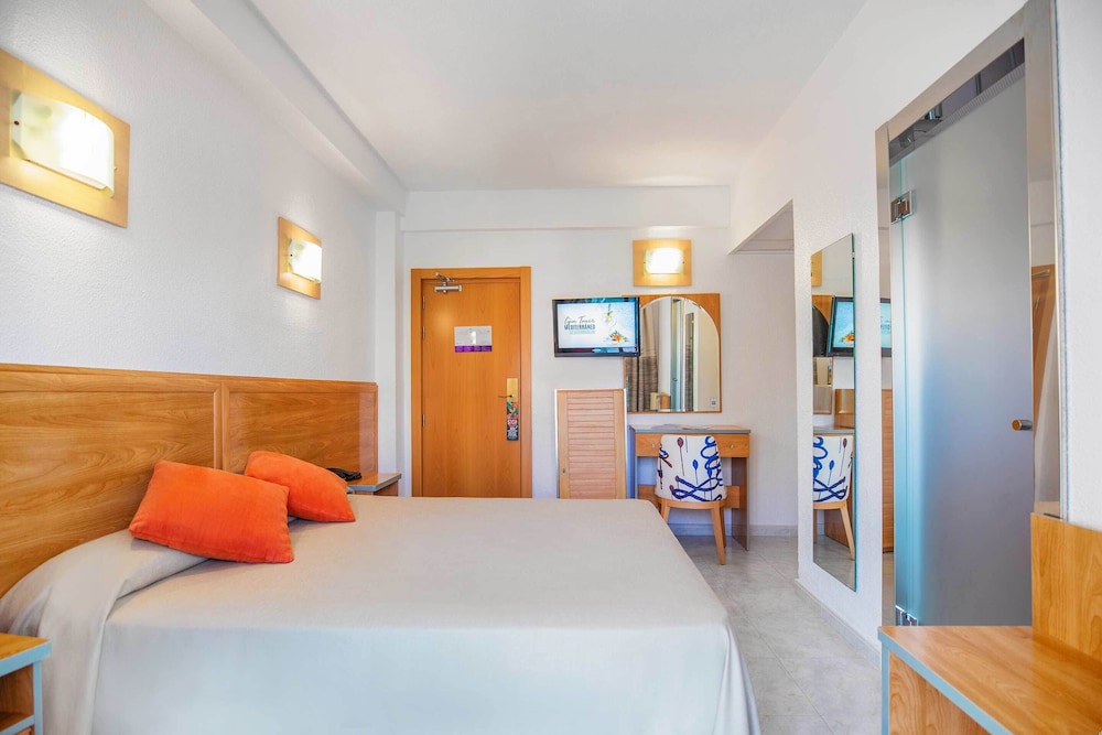 Hotel Servigroup Nereo — Hotel rooms in Benidorm, Valencian Community