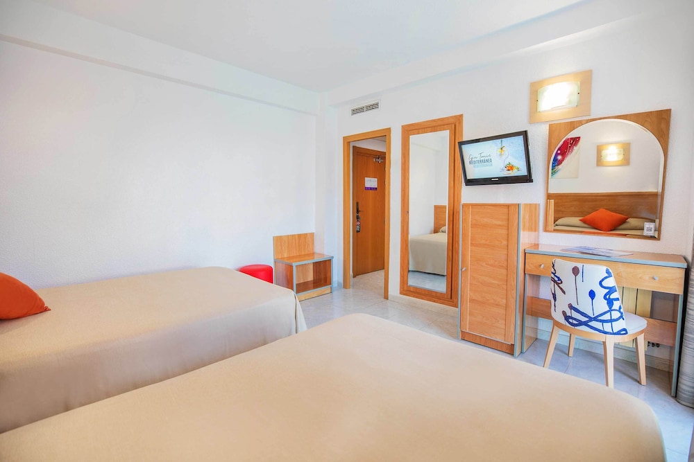 Hotel Servigroup Nereo — Hotel rooms in Benidorm, Valencian Community