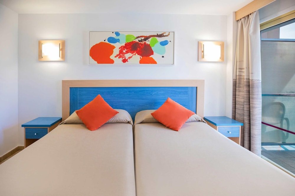 Hotel Servigroup Nereo — Hotel rooms in Benidorm, Valencian Community