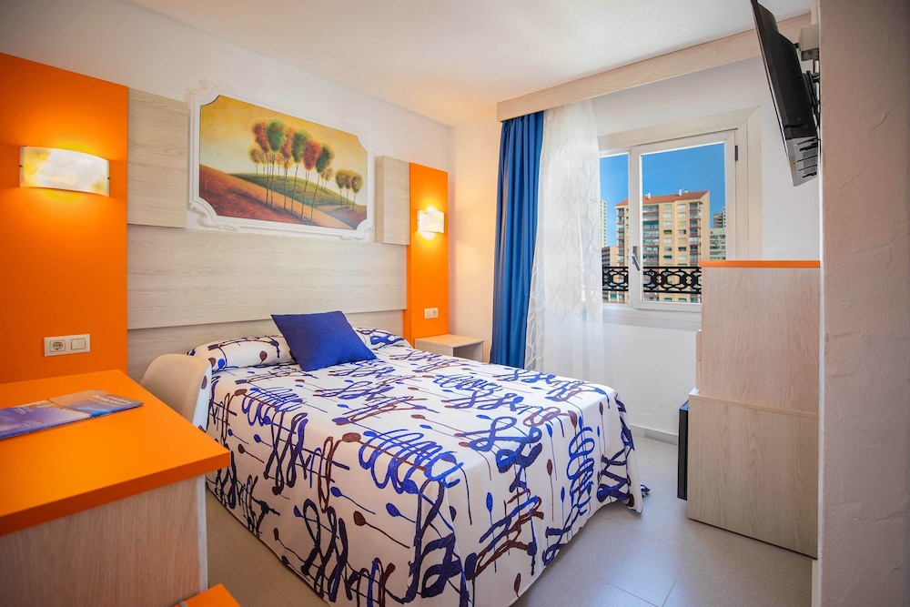 Hotel Servigroup Orange — Hotel rooms in Benidorm, Valencian Community