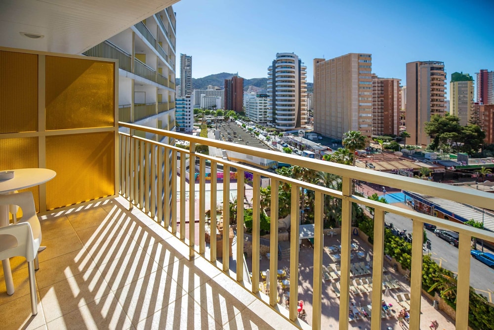 Hotel Servigroup Orange — Hotel rooms in Benidorm, Valencian Community