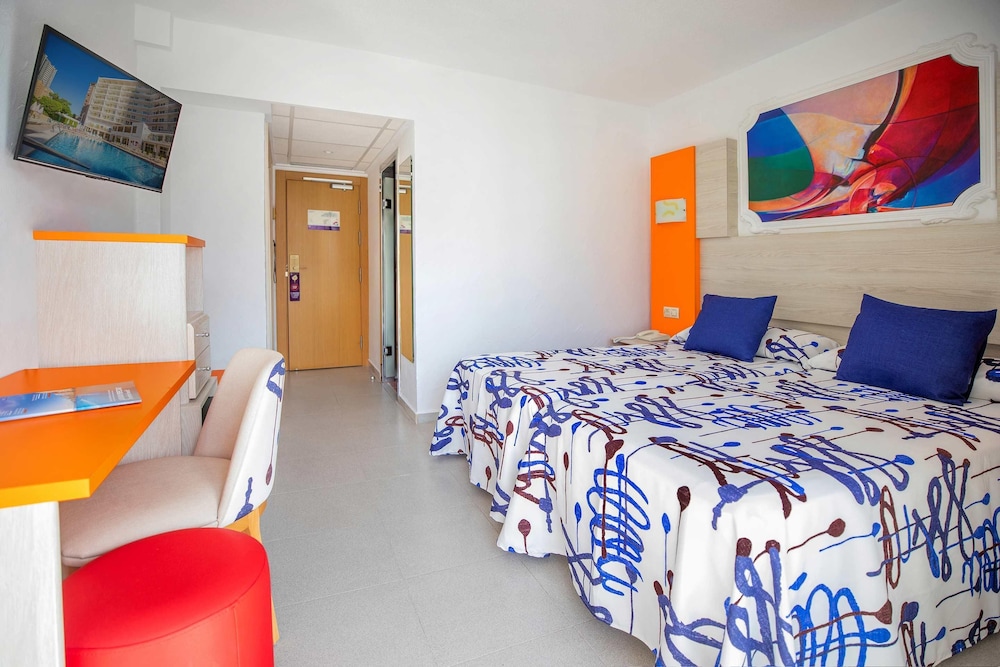 Hotel Servigroup Orange — Hotel rooms in Benidorm, Valencian Community