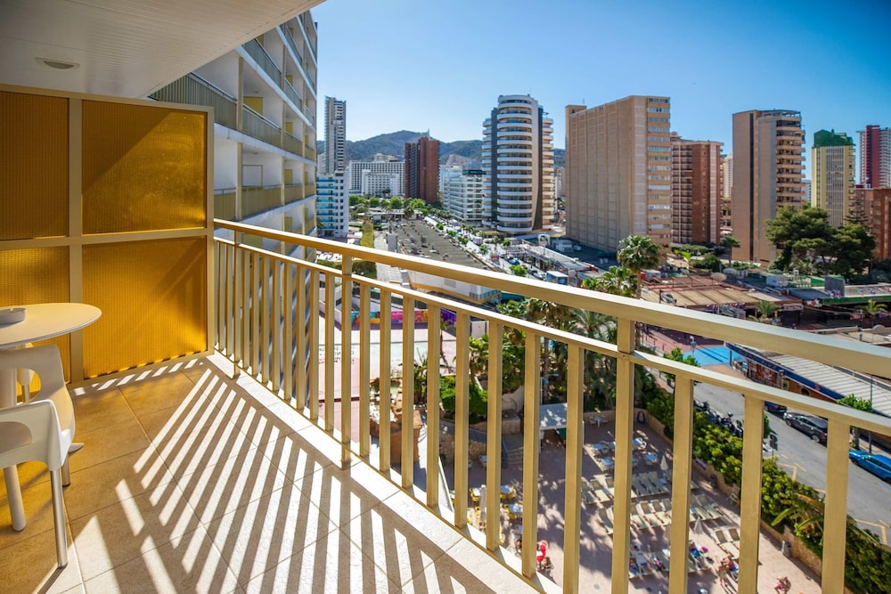 Hotel Servigroup Orange — Hotel rooms in Benidorm, Valencian Community