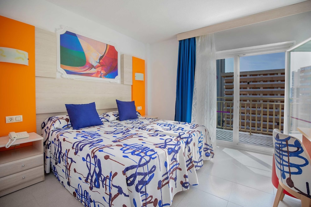 Hotel Servigroup Orange — Hotel rooms in Benidorm, Valencian Community