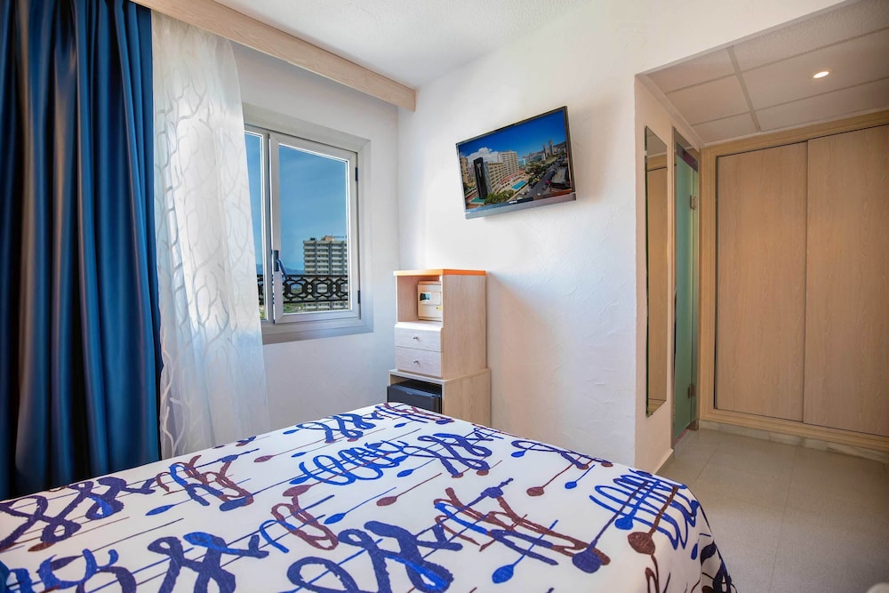 Hotel Servigroup Orange — Hotel rooms in Benidorm, Valencian Community