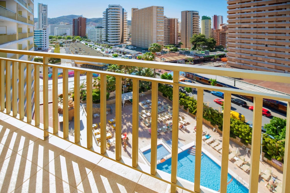 Hotel Servigroup Orange — Hotel rooms in Benidorm, Valencian Community